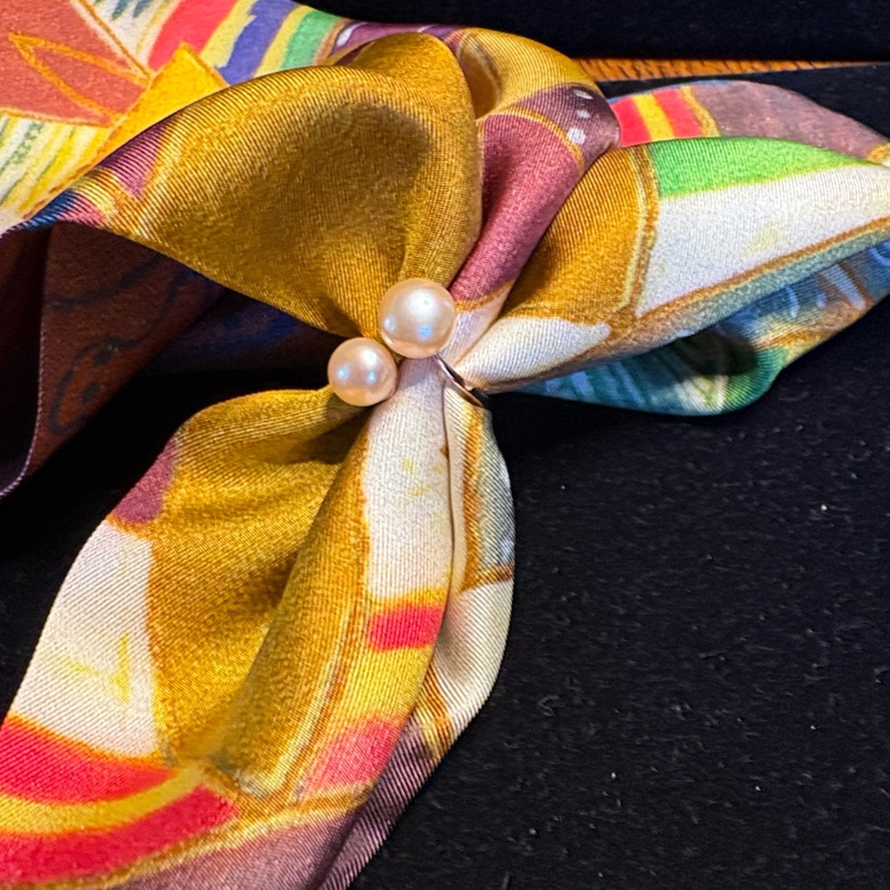 Colorful Geometric Pattern Scarf - Picture 5 of 6